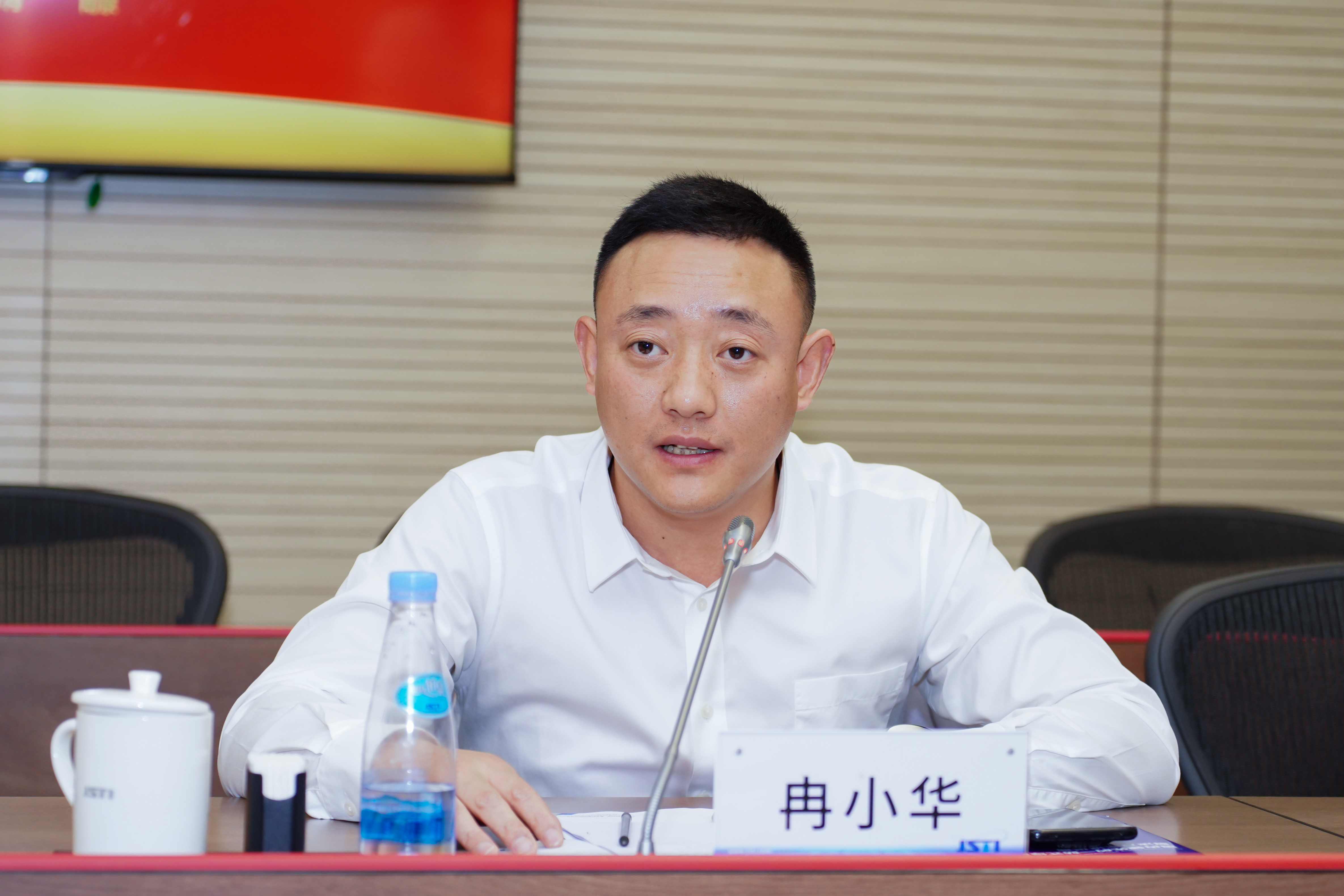 1744764599188395tNAe.jpg 3冉小华.jpg